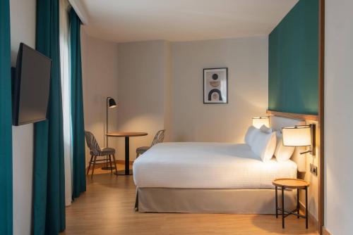 Habitación Superior - 1 cama grande del hotel Elche Centro Affiliated by Meliá. Foto 1