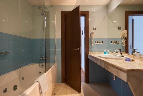 Habitación Triple Estándar del hotel 40 Nudos