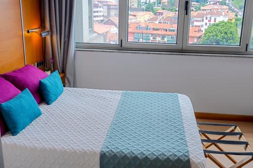 Habitación Superior con 1 cama doble y vistas al mar del hotel Faranda Marsol Candás. Foto 1