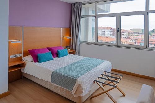 Habitación Superior con 1 cama doble y vistas al mar del hotel Faranda Marsol Candás. Foto 2