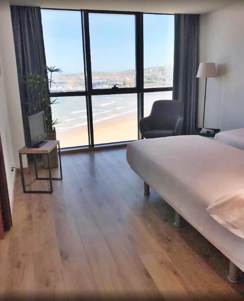 Habitación estándar con 1 cama doble o 2 individuales del hotel Principe de Asturias. Foto 13