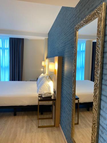Habitación Doble Estándar - 1 o 2 camas del hotel Zentral Gijon Rey Pelayo. Foto 5