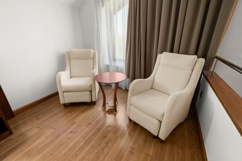 Suite del hotel Zentral Gijon Rey Pelayo. Foto 10