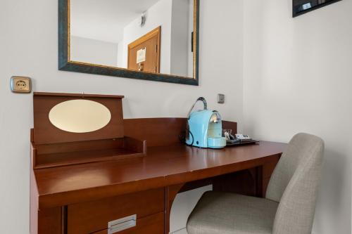 Suite Junior del hotel Zentral Gijon Rey Pelayo. Foto 1