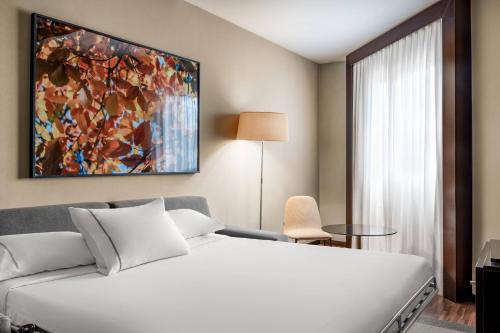 Suite Junior con cama extragrande del hotel AC Hotel Oviedo Forum by Marriott. Foto 5