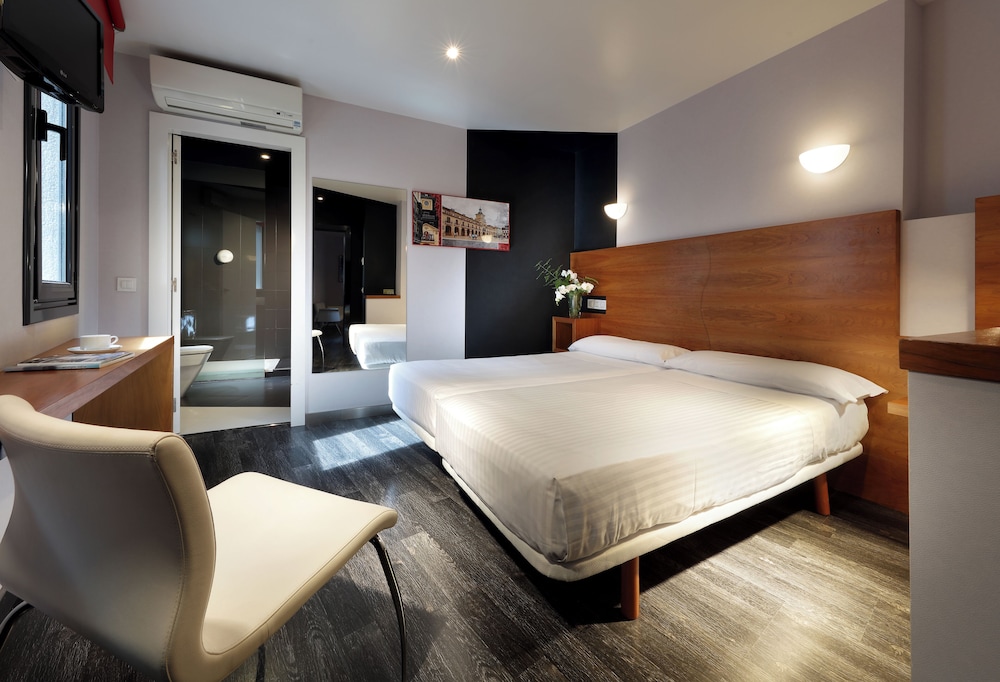 Habitación superior del hotel Exe El Magistral. Foto 1