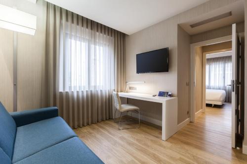 Habitación Familiar del hotel NH Oviedo Principado. Foto 5