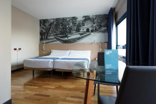 Estudio del hotel Campus. Foto 1