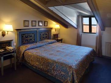 Habitación doble del hotel Palacio de los Velada. Foto 1