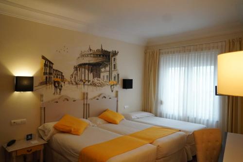 Habitación Triple del hotel Palacio de Valderrabanos. Foto 1