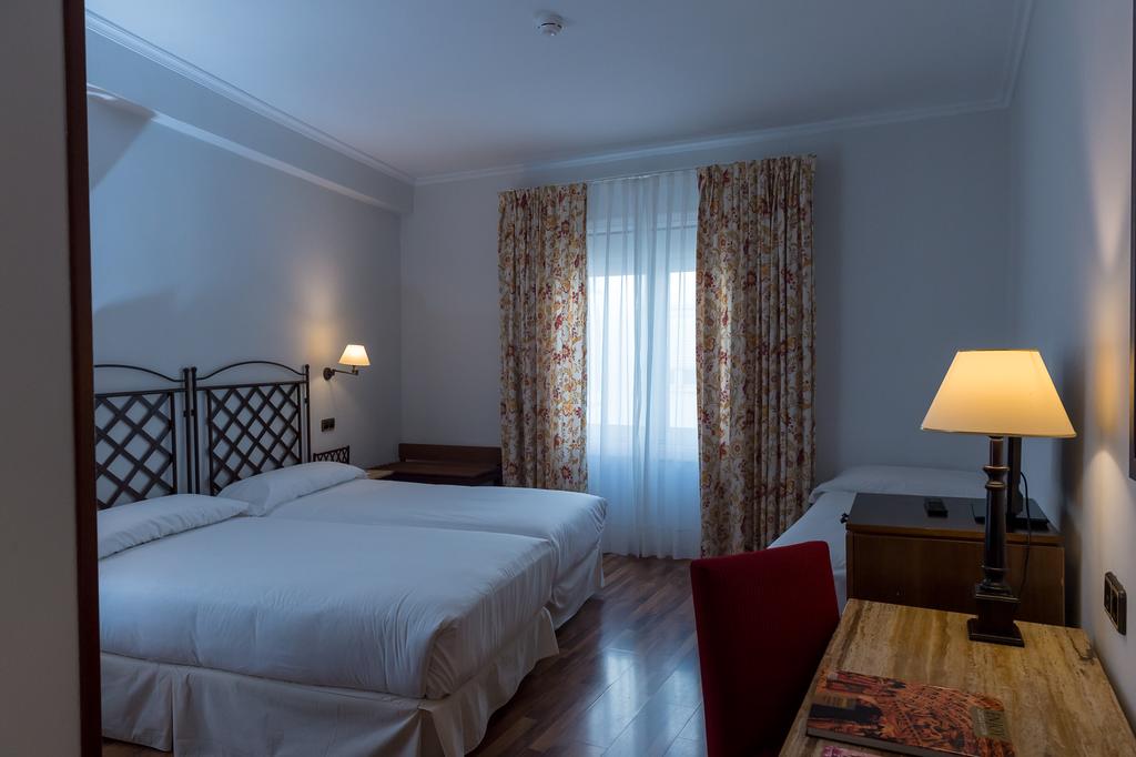 Habitación triple del hotel Palacio de Valderrabanos