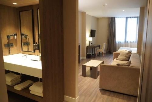 Suite Junior del hotel Palacio de Valderrabanos. Foto 9