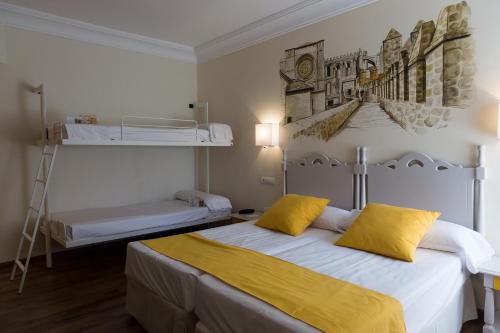 Habitación Familiar del hotel Palacio de Valderrabanos. Foto 2
