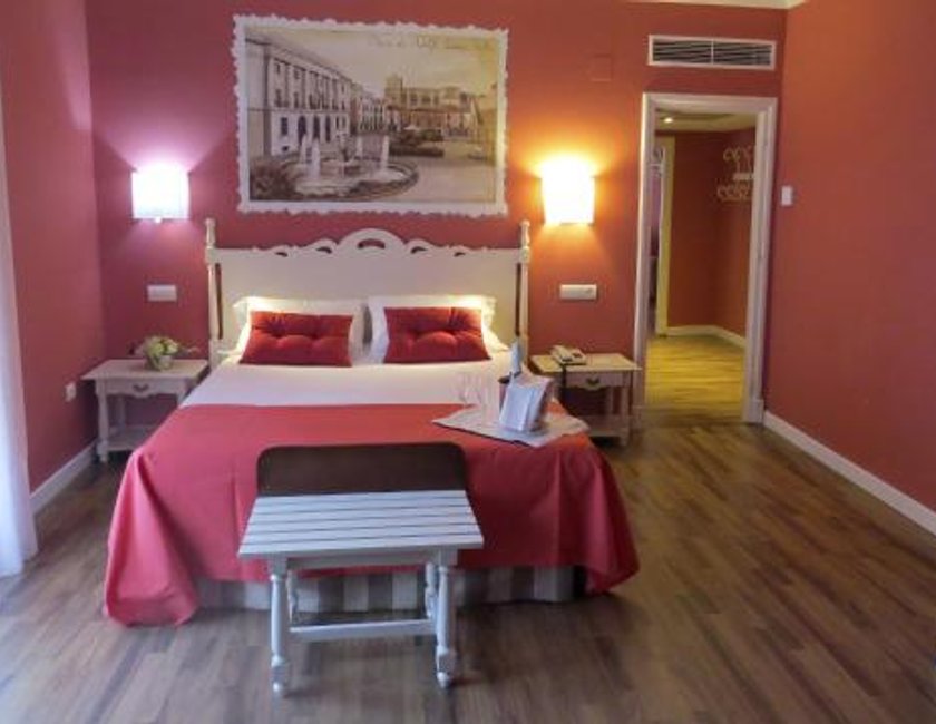 Suite del hotel Palacio de Valderrabanos. Foto 4