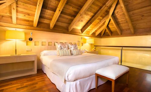 Suite del hotel Izan Puerta de Gredos. Foto 6