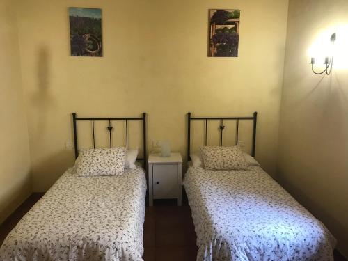 Casa Vista Piscina Vista Jardin 1 habitación Sofá Cama incluido 2 Camas individuales del hotel Finca El Vergel Rural. Foto 6