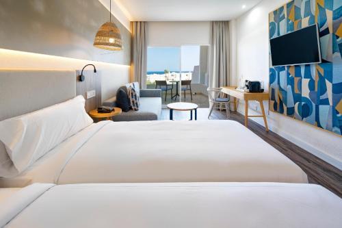 Junior suite Vista Mar Sofá Cama incluido 2 Camas individuales del hotel BLUESEA Golden Beach - Adults Only