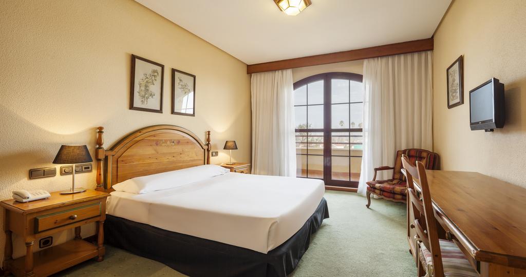 Habitación doble del hotel Ilunion Golf Badajoz