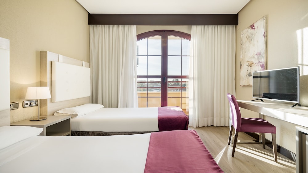 Habitación doble mascotas del hotel Ilunion Golf Badajoz