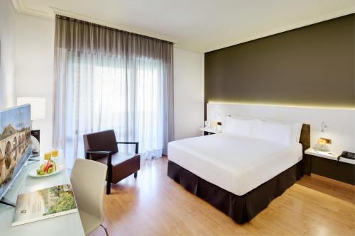 Habitación Doble del hotel Sercotel Gran hotel Zurbarán. Foto 1