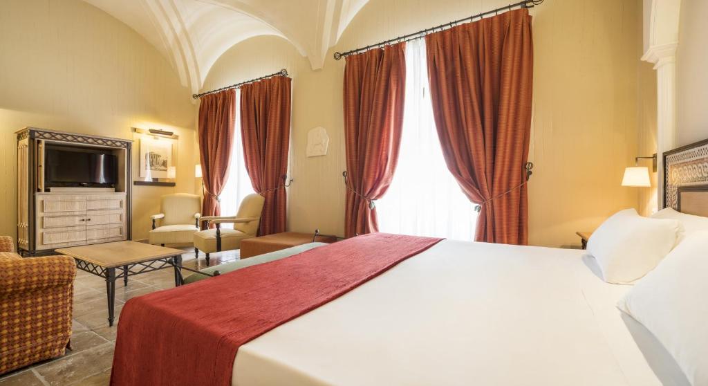 Junior suite del hotel Ilunion Merida Palace. Foto 2