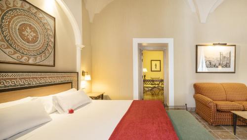 Suite Junior del hotel Ilunion Merida Palace. Foto 9