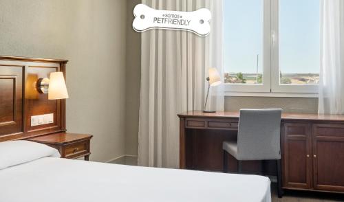 Habitación Doble - Se aceptan mascotas del hotel Ilunion Las Lomas. Foto 3