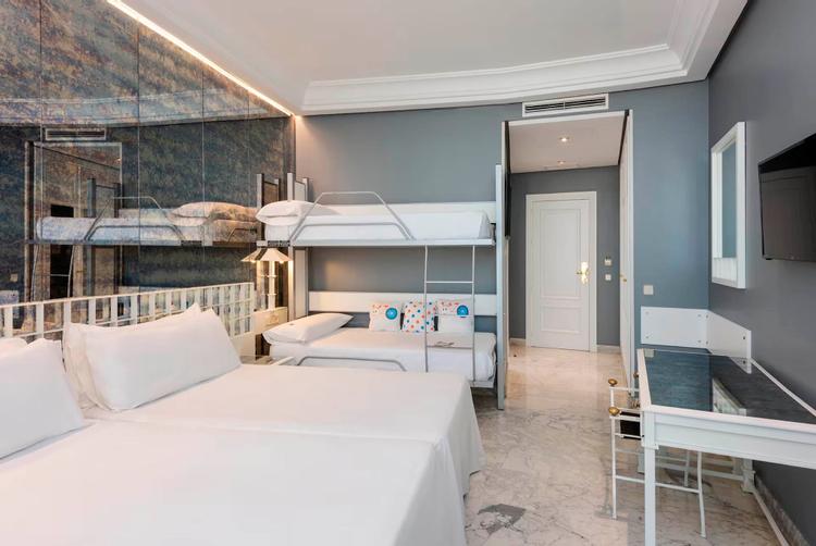 Habitación Familiar del hotel AZZ Merida Medea. Foto 2