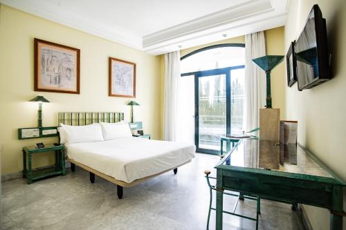 Habitación Doble adaptada para personas con movilidad reducida del hotel AZZ Merida Medea. Foto 3