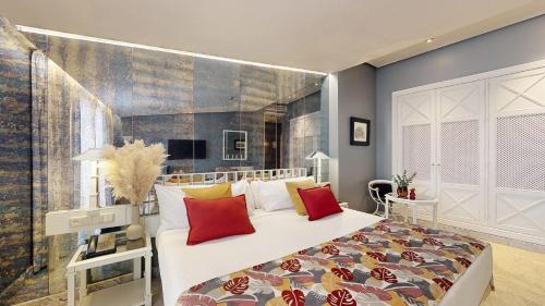Habitación Superior con cama extragrande del hotel AZZ Merida Medea. Foto 3