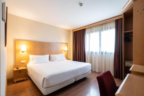 Habitación Doble Estándar - 1 o 2 camas del hotel Catalonia La Maquinista. Foto 1