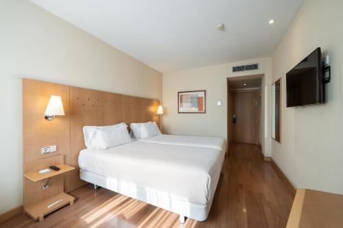 Habitación Doble Estándar - 1 o 2 camas del hotel Catalonia La Maquinista. Foto 2