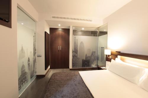 Suite del hotel Concordia Barcelona. Foto 1