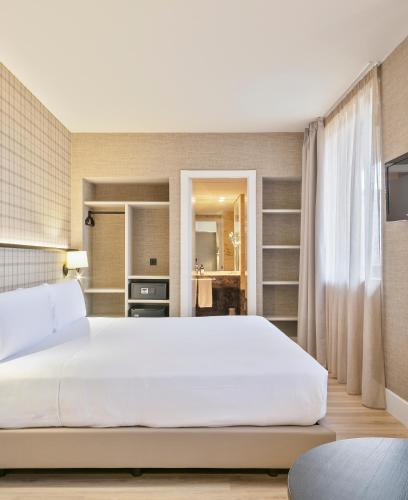 Habitación Deluxe con cama extragrande del hotel Acta City47