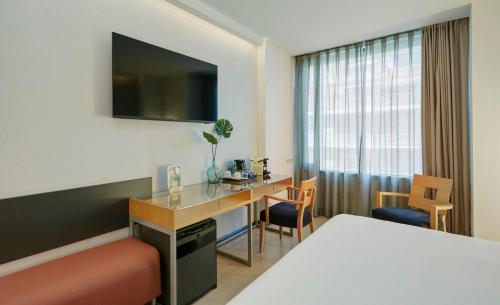 Habitación Doble Superior del hotel Sercotel Caspe. Foto 2