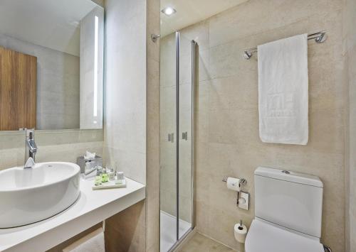 Habitación Individual Estándar del hotel NH Barcelona Les Corts. Foto 9