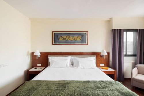 Suite Junior del hotel NH Barcelona Entenza. Foto 6