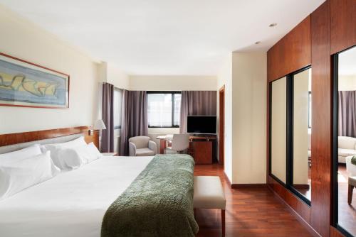 Suite Junior del hotel NH Barcelona Entenza. Foto 7