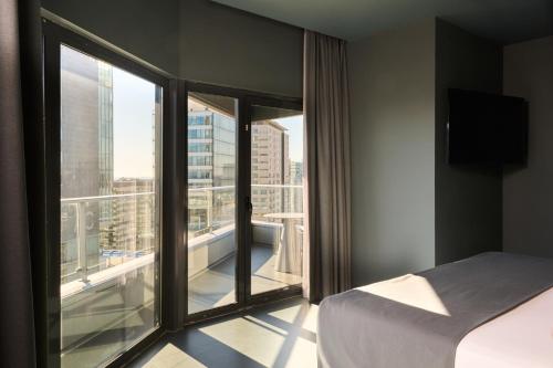 Oferta especial - Habitación Doble con terraza y masaje del hotel Barcelona Princess. Foto 4