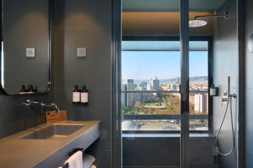 Oferta especial - Habitación Doble con terraza y masaje del hotel Barcelona Princess. Foto 5