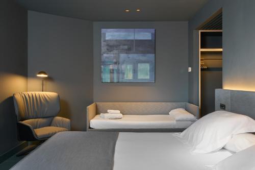 Habitación Doble con balcón del hotel Barcelona Princess. Foto 4