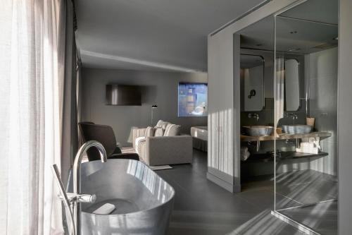Oferta especial - Suite Premium con masaje del hotel Barcelona Princess. Foto 5