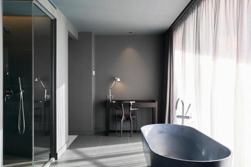 Oferta especial - Suite Premium con masaje del hotel Barcelona Princess. Foto 6