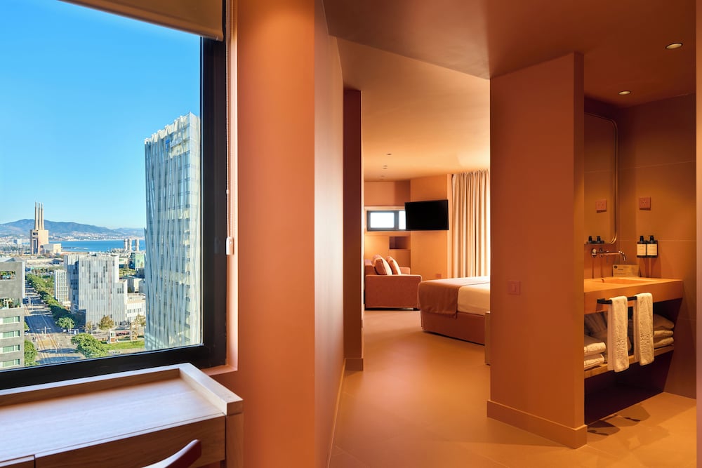 Habitación ejecutiva, balcón, vistas al mar del hotel Barcelona Princess. Foto 4