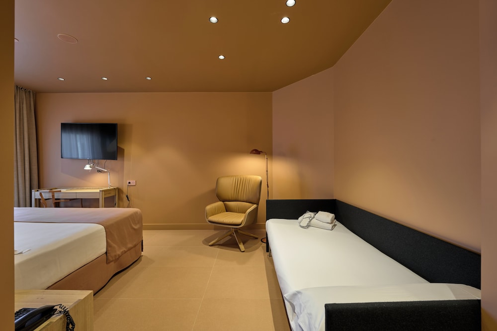 Habitación doble, balcón del hotel Barcelona Princess. Foto 1