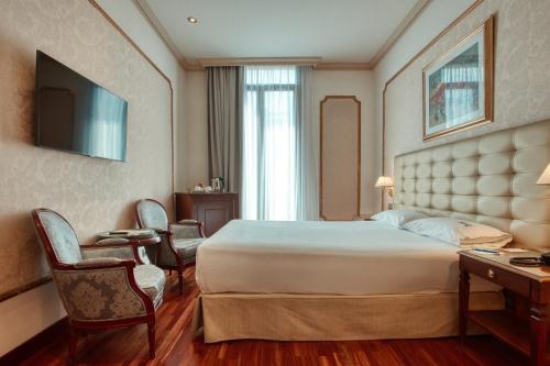 Habitación Doble Clásica - 1 o 2 camas del hotel Roger De Lluria Barcelona. Foto 4