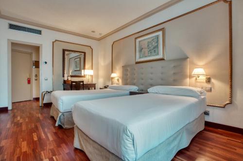 Habitación Doble Clásica - 1 o 2 camas del hotel Roger De Lluria Barcelona. Foto 8