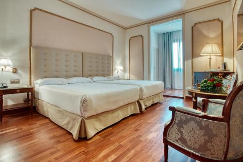 Habitación Familiar del hotel Roger De Lluria Barcelona. Foto 3