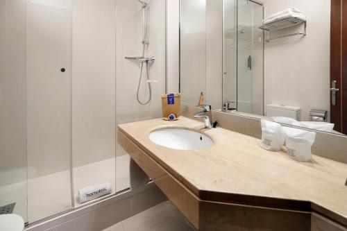 Habitación Doble - 2 camas del hotel Hcc Taber. Foto 13