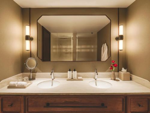 Estudio con cama extragrande del hotel Condes De Barcelona